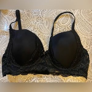 Daisy Fuentes ladies intimate black and gold‎ bra size 34C